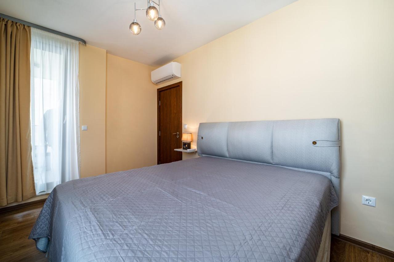 Brand New Downtown Apartment Варна Екстериор снимка